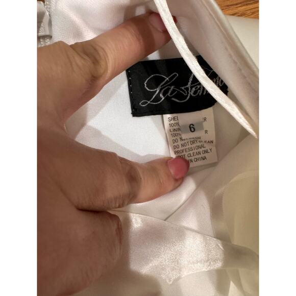 La Femme white Stretch Satin side slit Sheath Dress size 6/ small - Picture 13 of 13